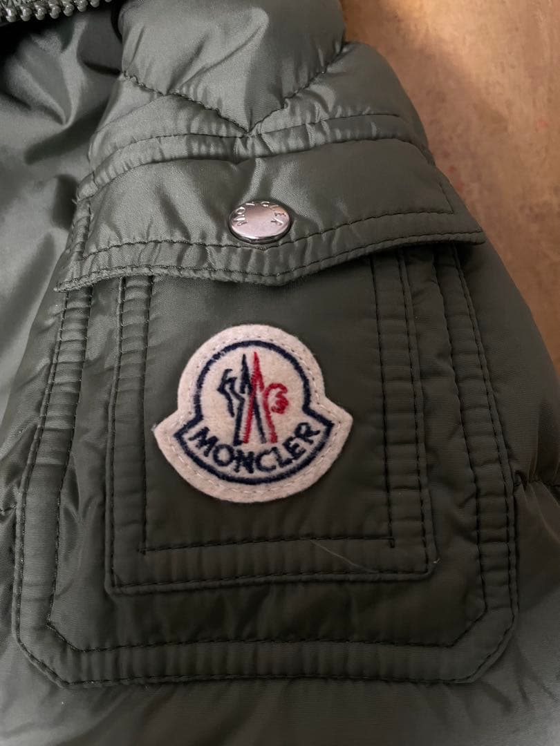 美品 モンクレール ダウンジャケットBYRON バイロン ジュニア カーキ
