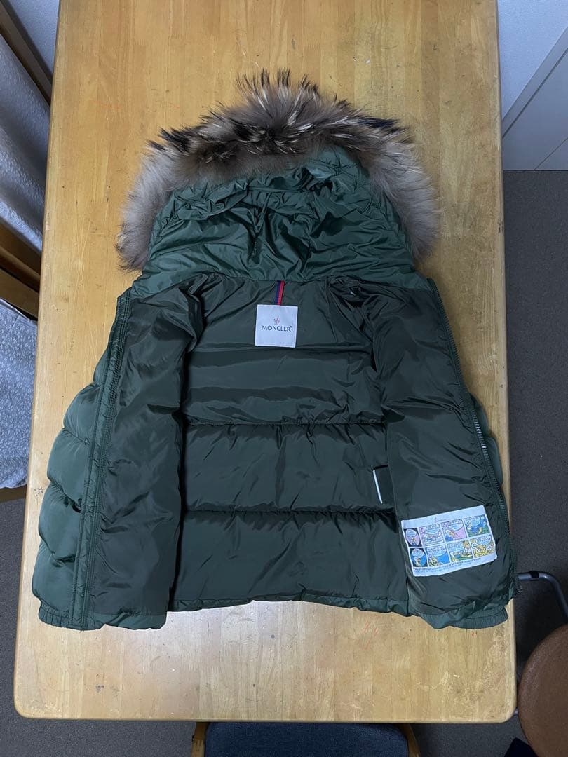美品 モンクレール ダウンジャケットBYRON バイロン ジュニア カーキ