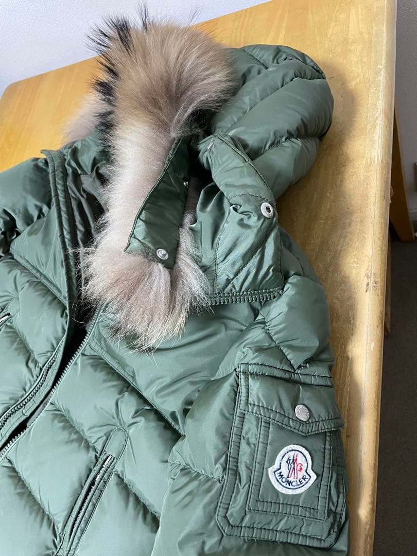 美品 モンクレール ダウンジャケットBYRON バイロン ジュニア カーキ