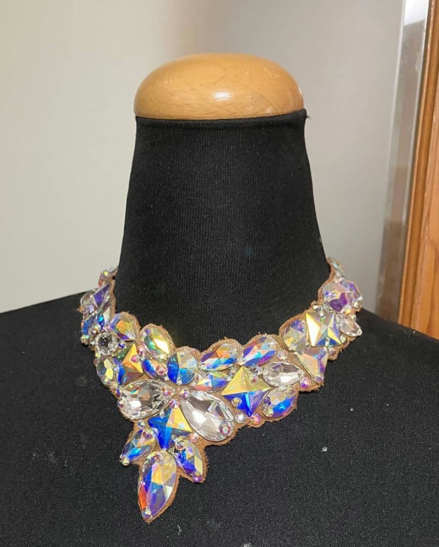 gentil　社交ダンス　豪華ネックレス