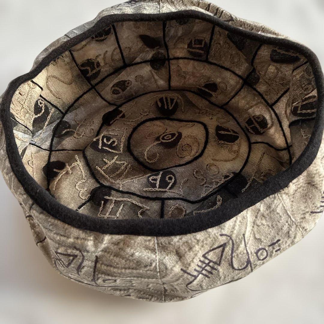 龍体文字　刺繍フトマニ図ベレー帽　リバーシブル