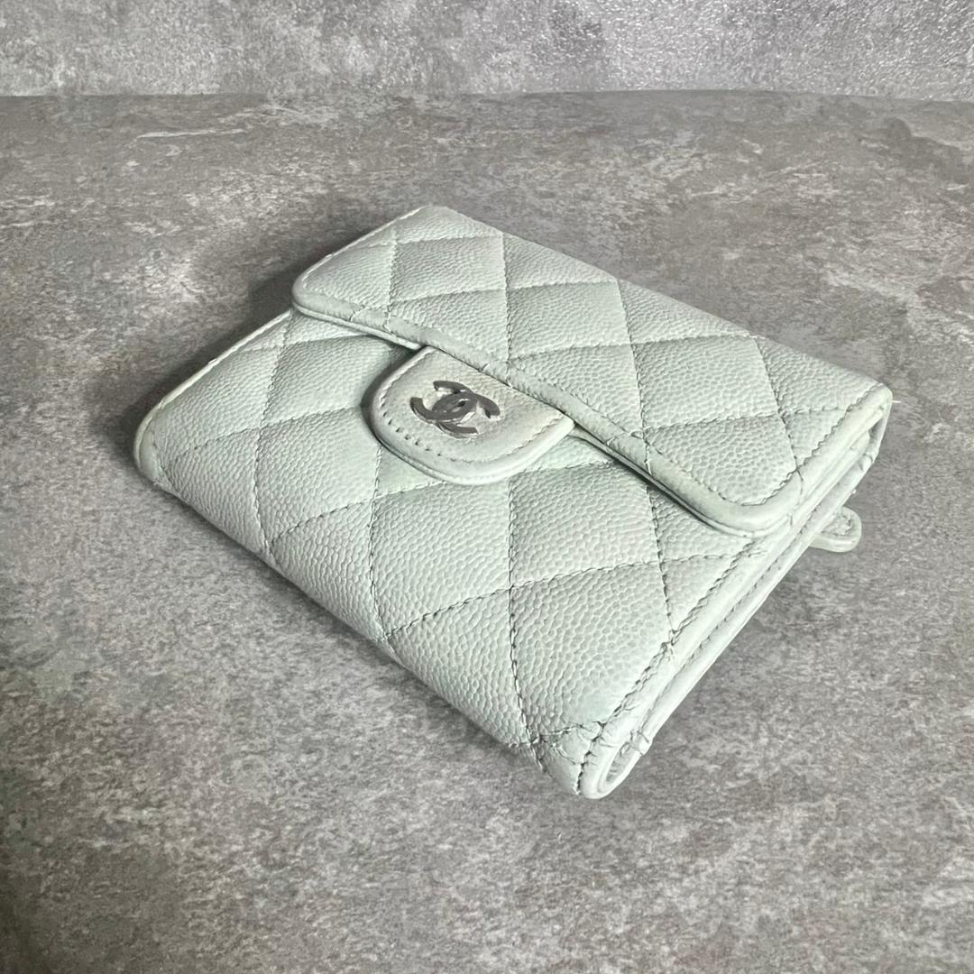 ⭐️シャネル⭐️ マトラッセ キャビアスキン 三つ折り財布 ライトブルー