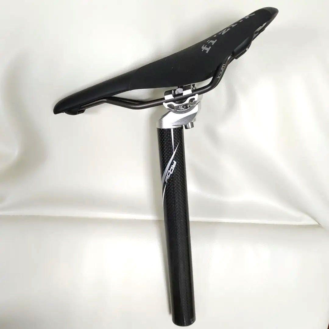 fi'zi:k Arione サドル ブラック カーボン