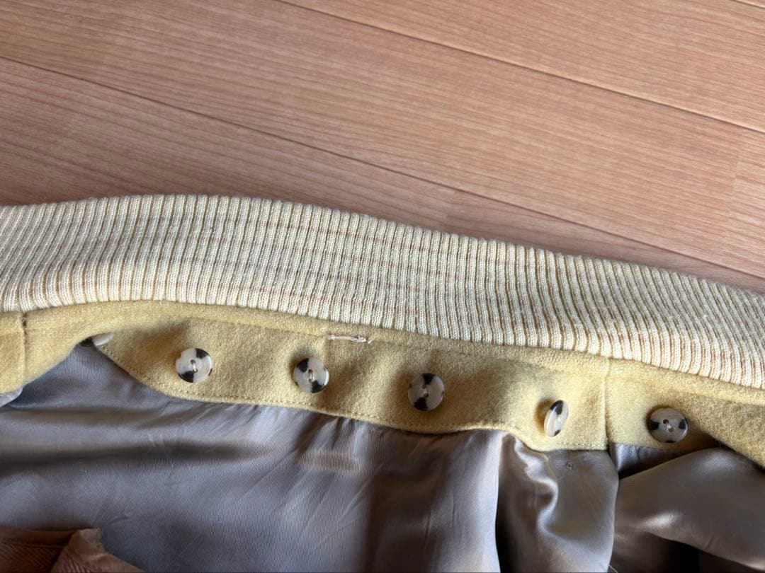 Kentのスタジアムジャック イエロー(カラシ色)とベージュ刺繍立体ロゴとバック