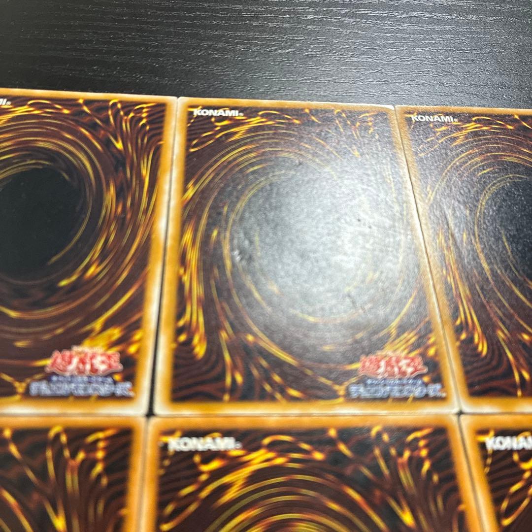 遊戯王　青眼の白龍、ブラックマジシャン　レリーフ各3枚セット