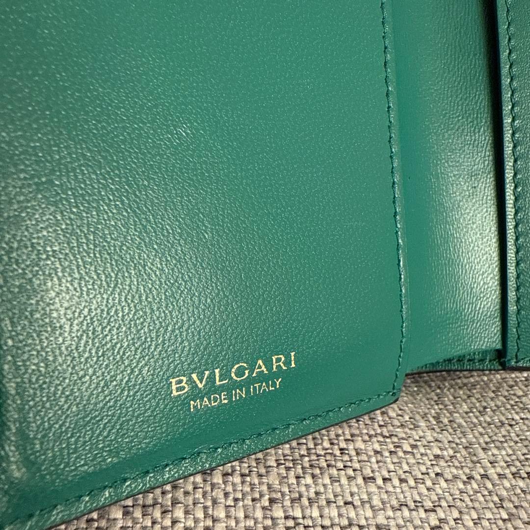 ブルガリ　セレペンティ　二つ折り財布