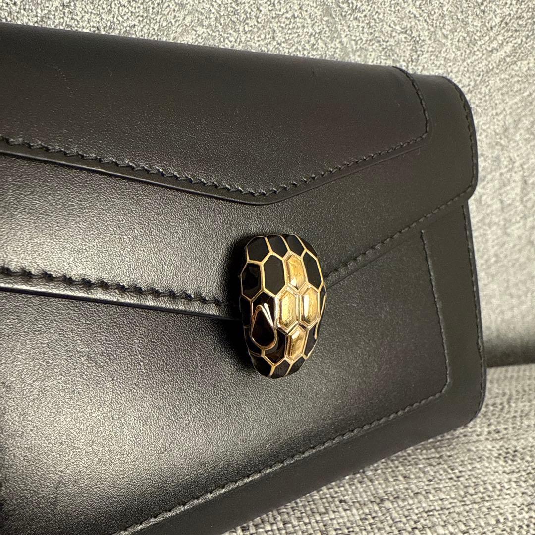 ブルガリ　セレペンティ　二つ折り財布