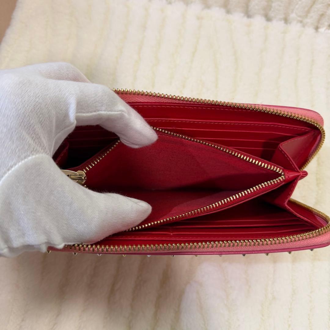 ✨️極美品✨️クリスチャンルブタン スタッズ ラウンドジップ 長財布 レザー ピンク