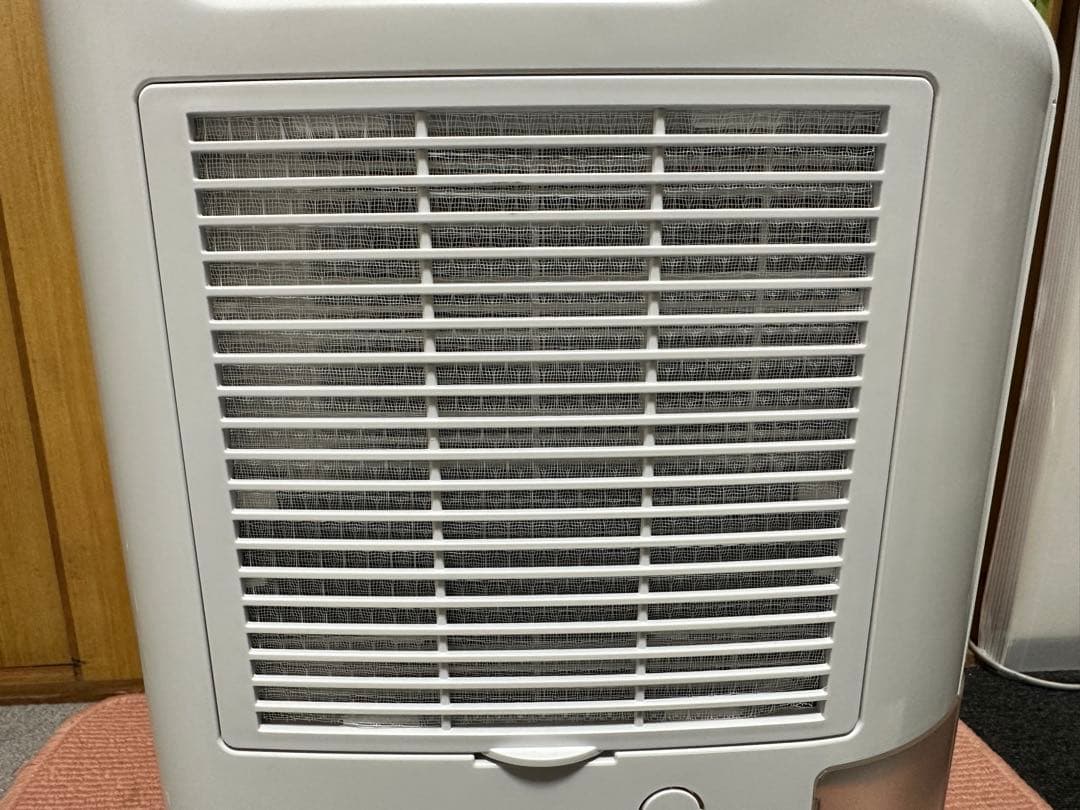 2020年製　CORONA 除湿機 ホワイト　CD-P63A