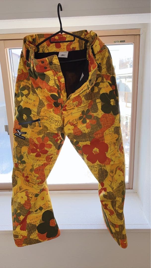 花柄スキーウェアセット（ジャケット・パンツ）