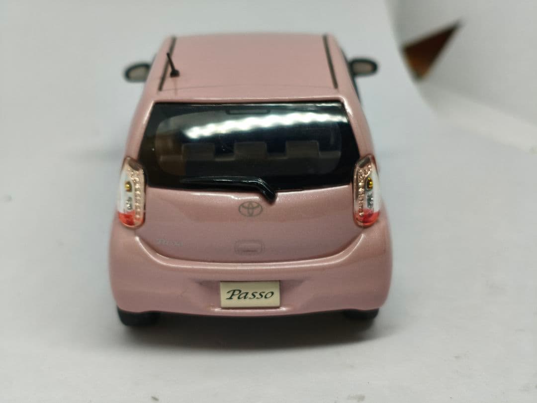 Passo ピンク ミニカー　カラーサンプル　1/30　パッソ　hana