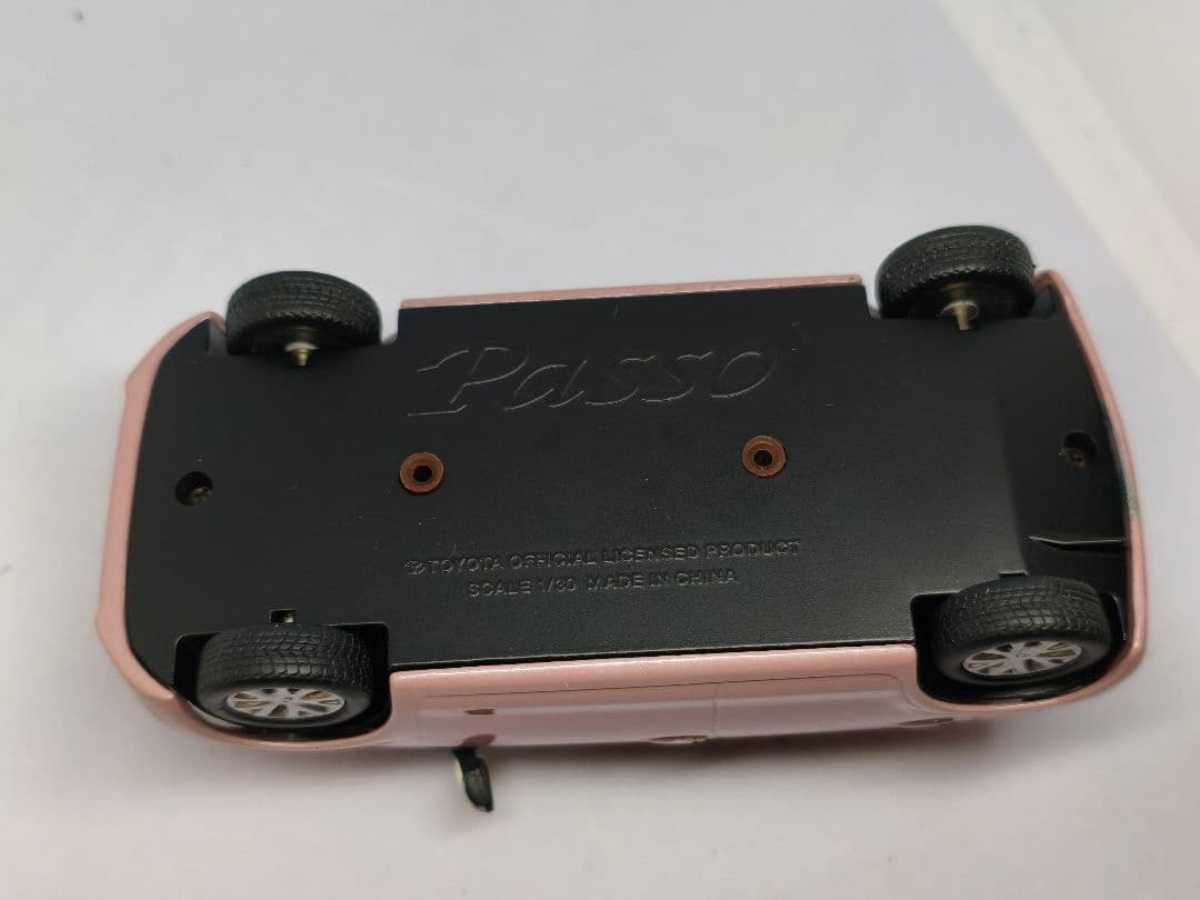 Passo ピンク ミニカー　カラーサンプル　1/30　パッソ　hana