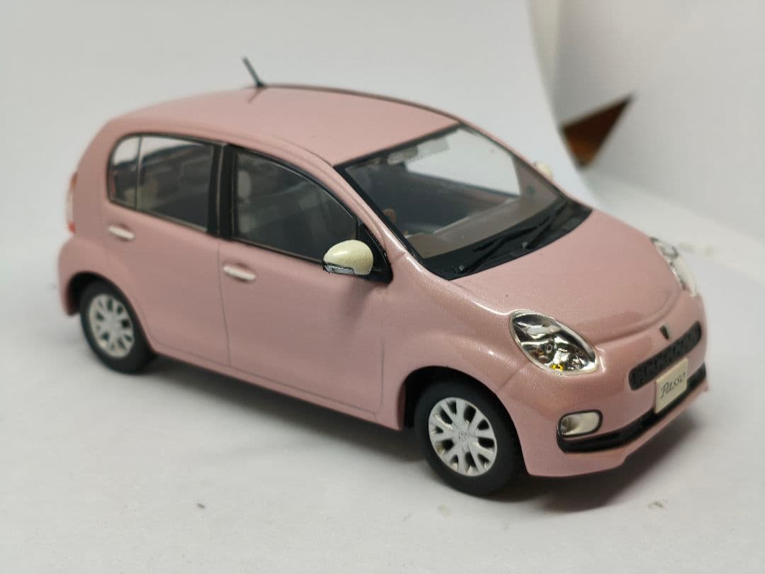 Passo ピンク ミニカー　カラーサンプル　1/30　パッソ　hana