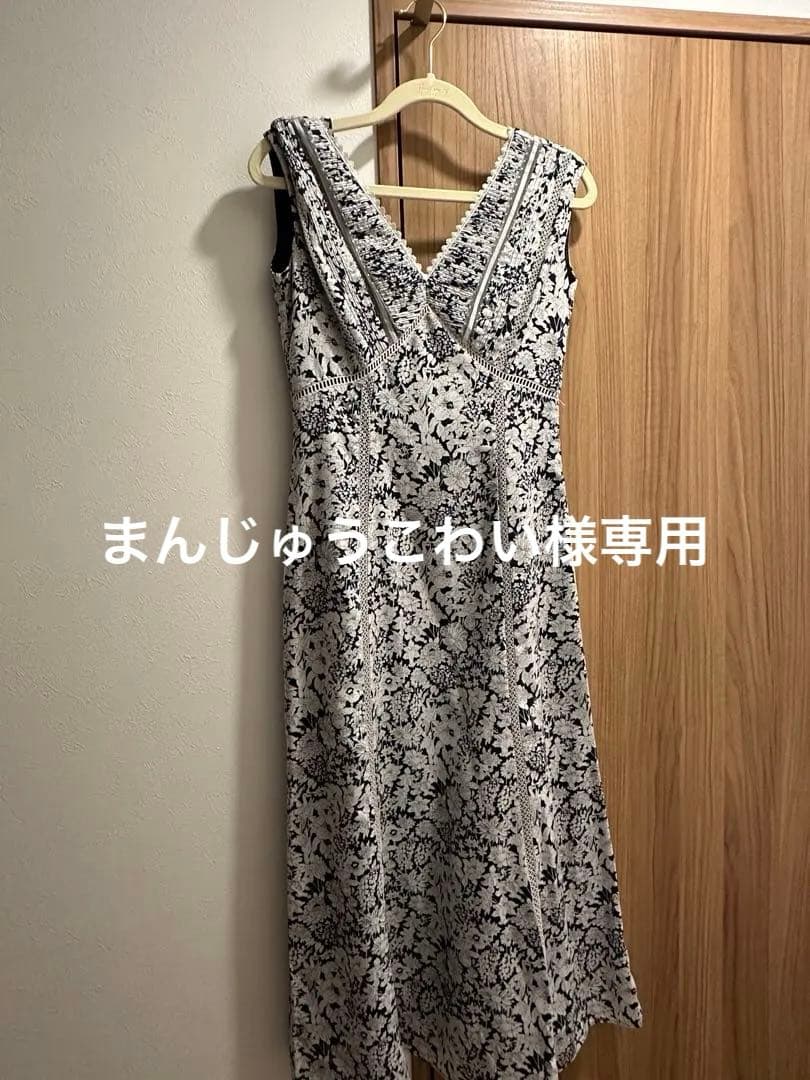 ワンピース Herlipto Lace Trimmed Floral Dress black