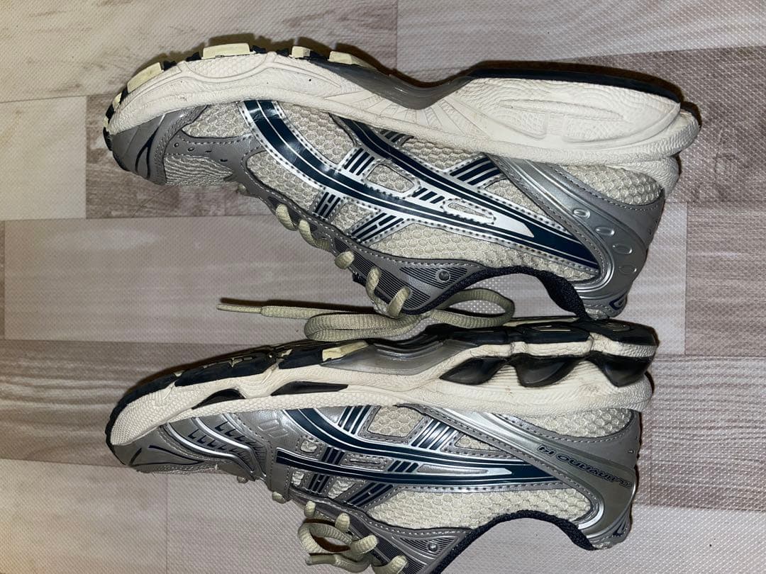 ASICS GEL-Kayano 14 シルバー/グレー23センチ