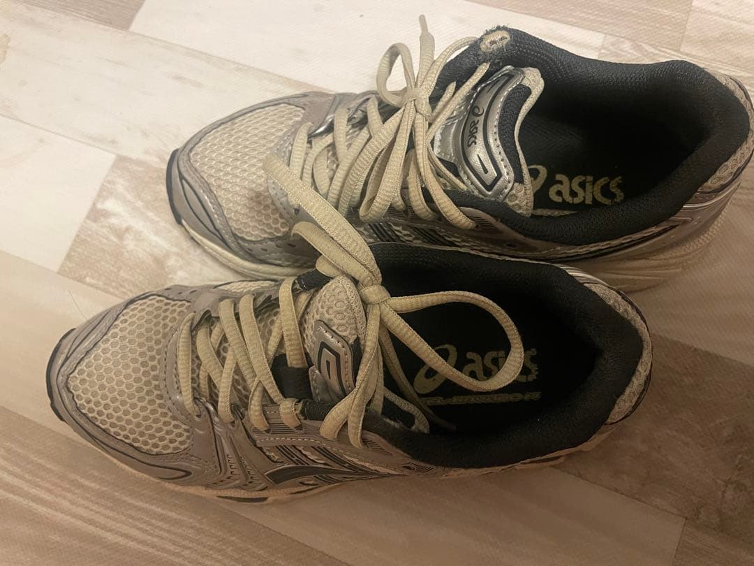 ASICS GEL-Kayano 14 シルバー/グレー23センチ