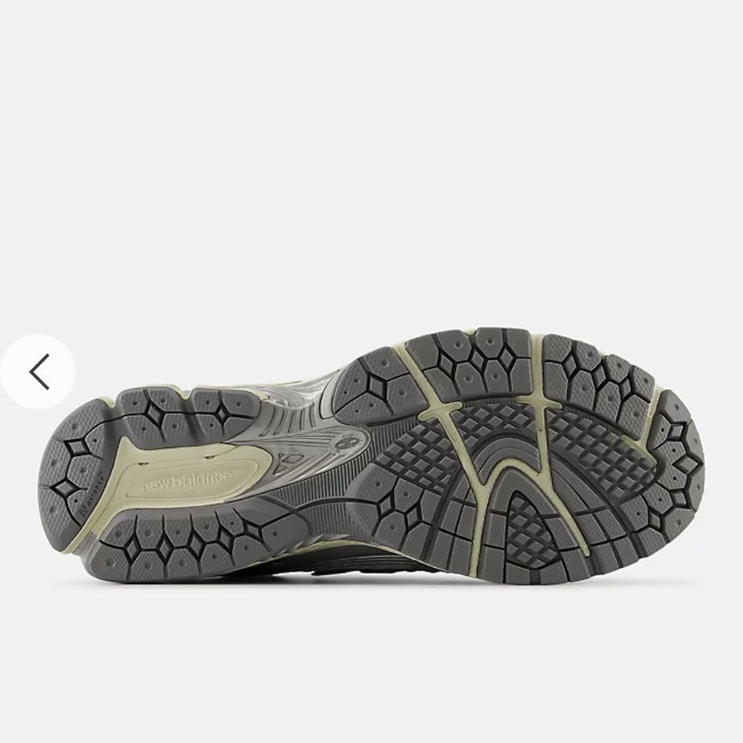 ニューバランス　新品　U1906RGC シルバー　23.5cm