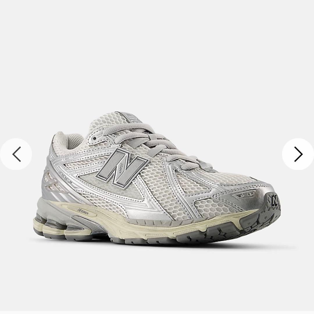 ニューバランス　新品　U1906RGC シルバー　23.5cm