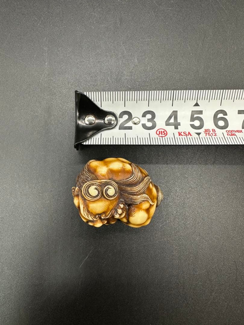 アリーヒローズ 根付　江戸時代　獅子　繊細彫刻　骨董古美術