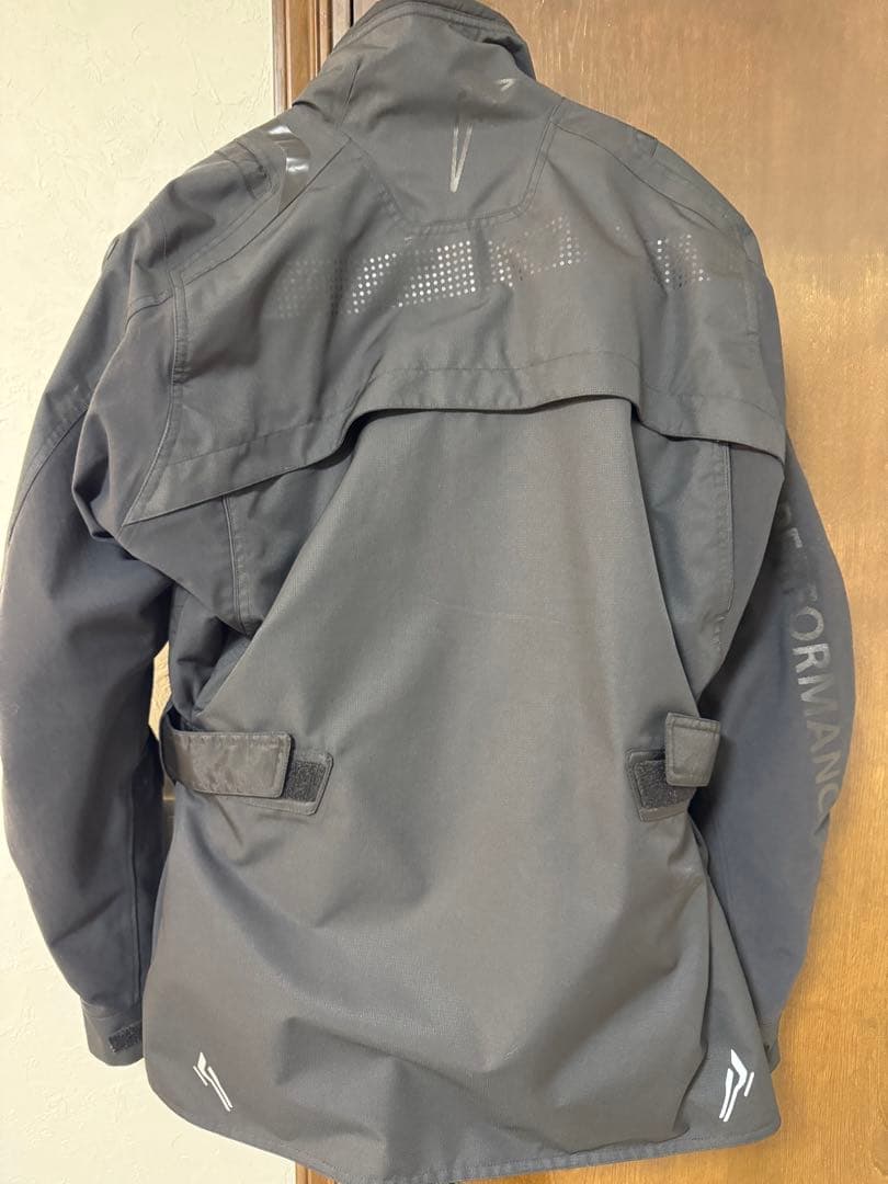 クシタニ アロフトロングジャケット