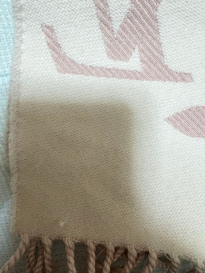 LOUIS VUITTON マフラー・LV エセンシャル　ベージュローズ