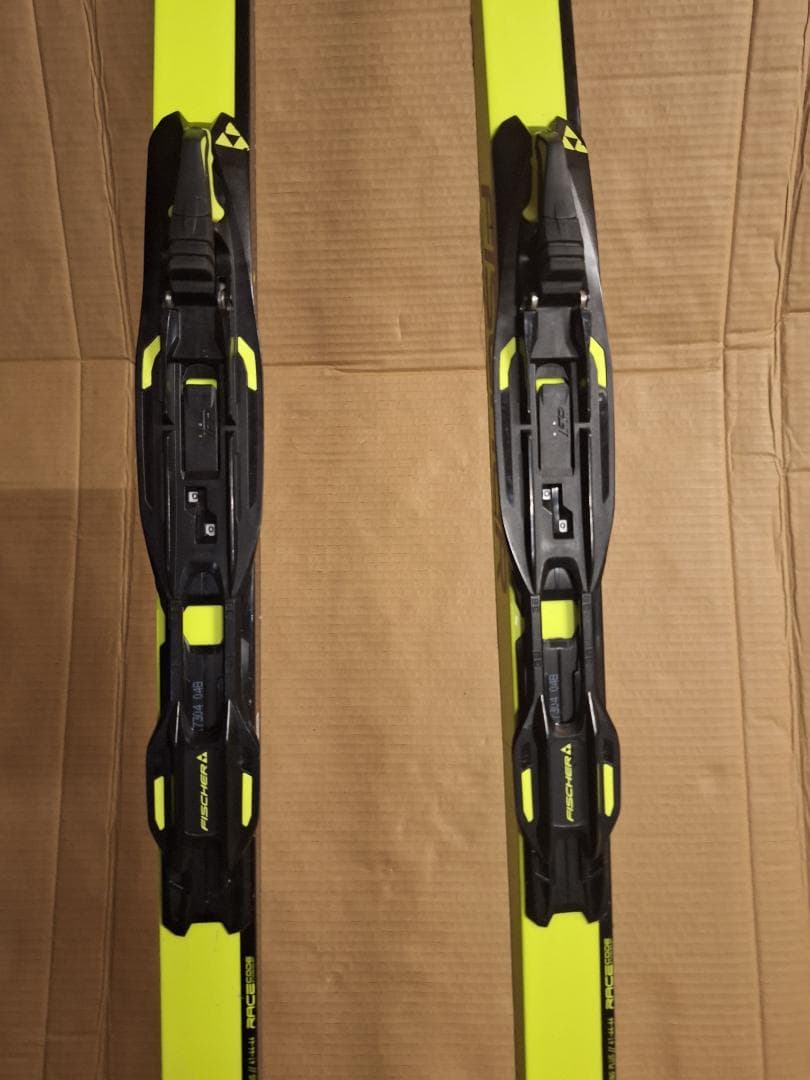 FISCHER スキー板 蛍光イエロー 付属バインディング