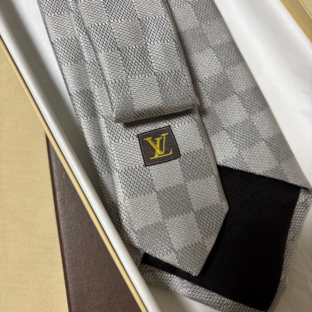 ＬＯＵＩＳ　ＶＵＩＴＴＯＮ　ネクタイ