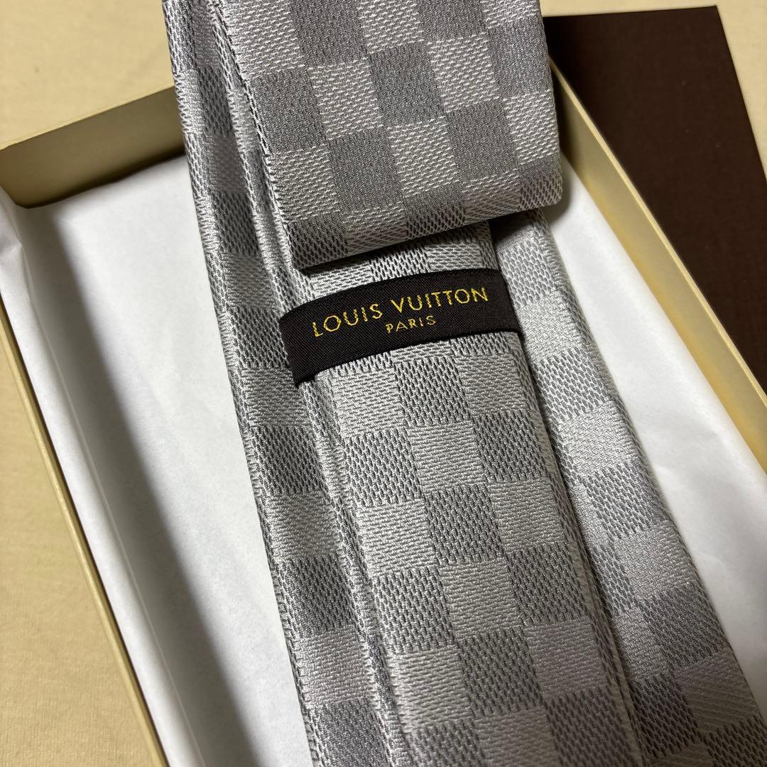 ＬＯＵＩＳ　ＶＵＩＴＴＯＮ　ネクタイ