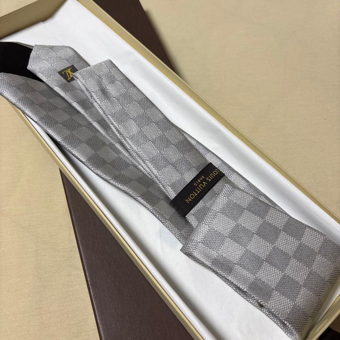 ＬＯＵＩＳ　ＶＵＩＴＴＯＮ　ネクタイ