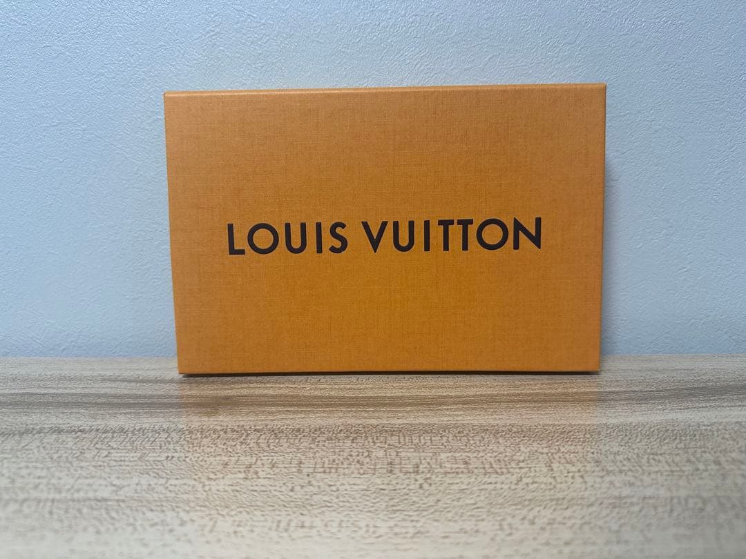 ルイヴィトン財布　アンプラント　ポルトフォイユ　サラ