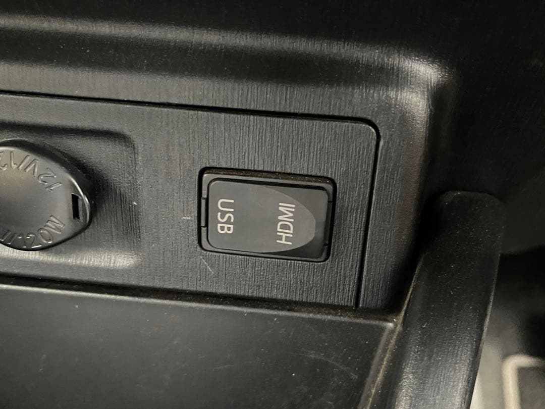 トヨタ純正 USB/HDMI入力端子：08541-00540