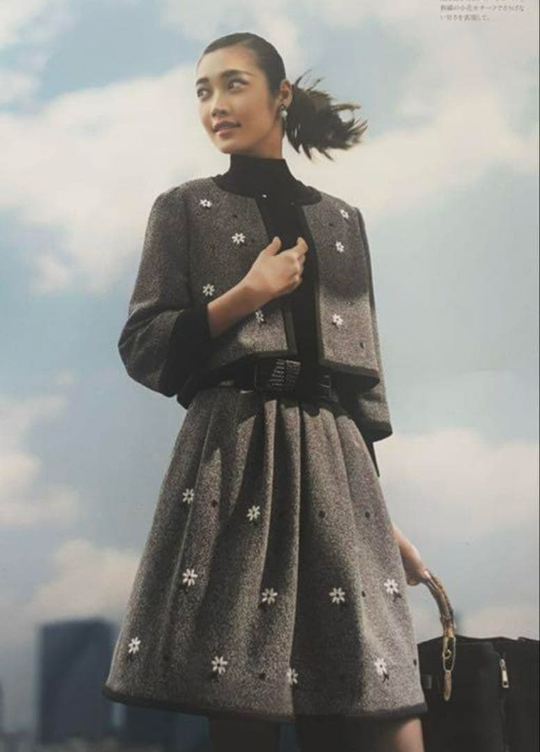 【美品】エムズグレイシー38　スーツ　花刺繍スパンコール　セレモニー