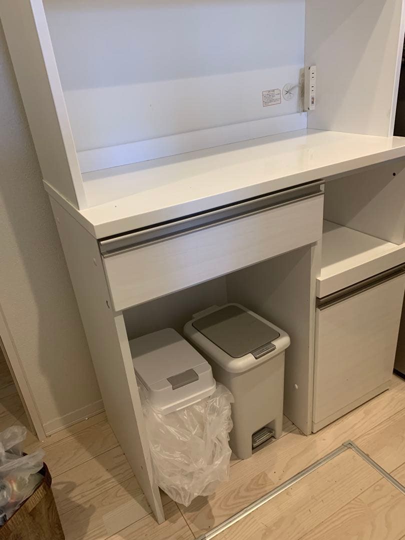 限定価格　お買得　ニトリ　食器棚　キッチンボード