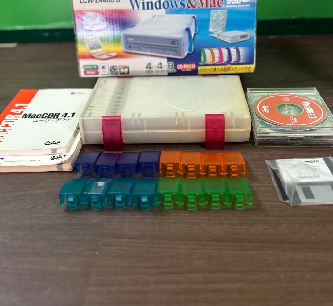 レアな商品The iMac G3 (Slot Loading)