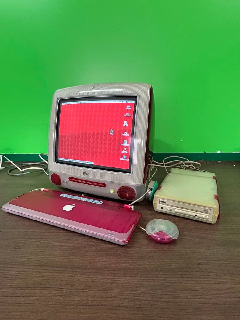 レアな商品The iMac G3 (Slot Loading)