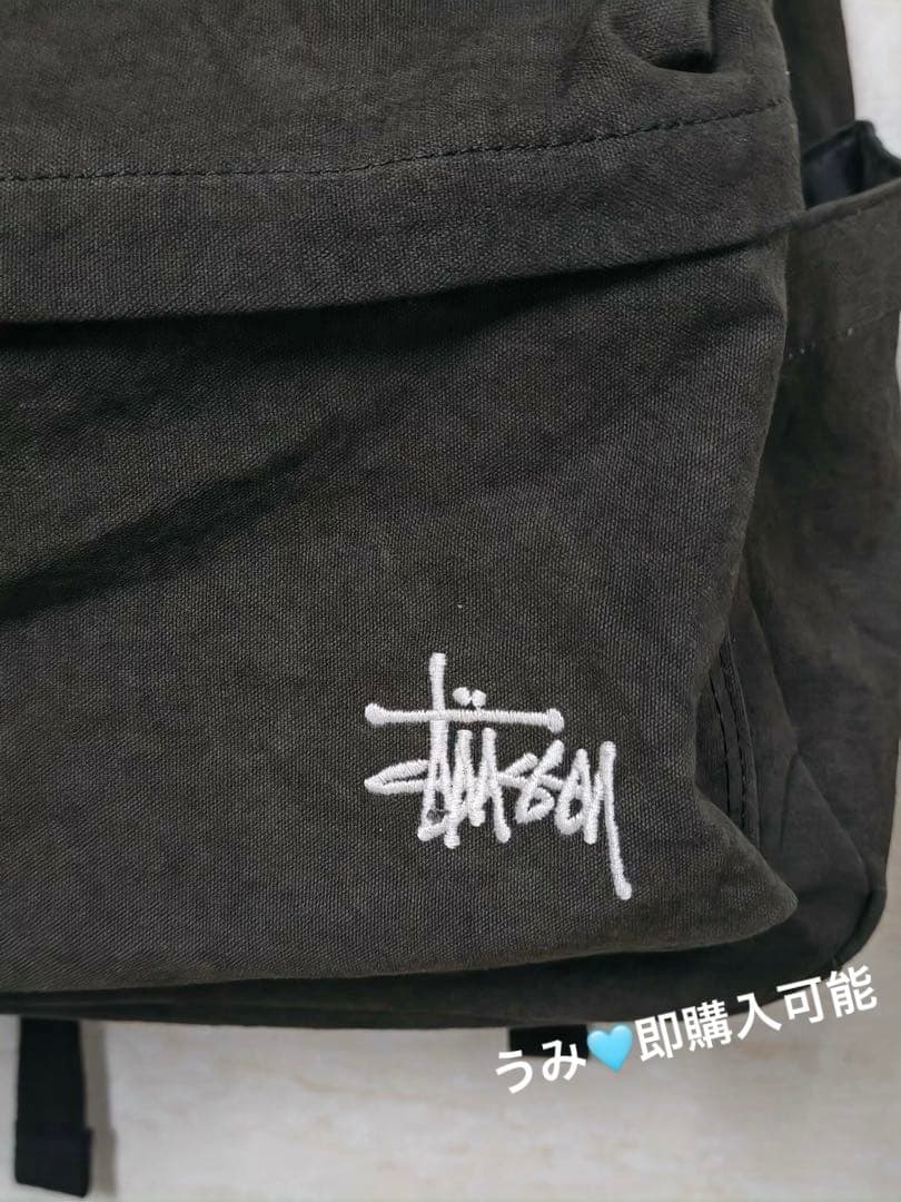 Stussy ダークグレー リュック 刺繍ロゴ入り