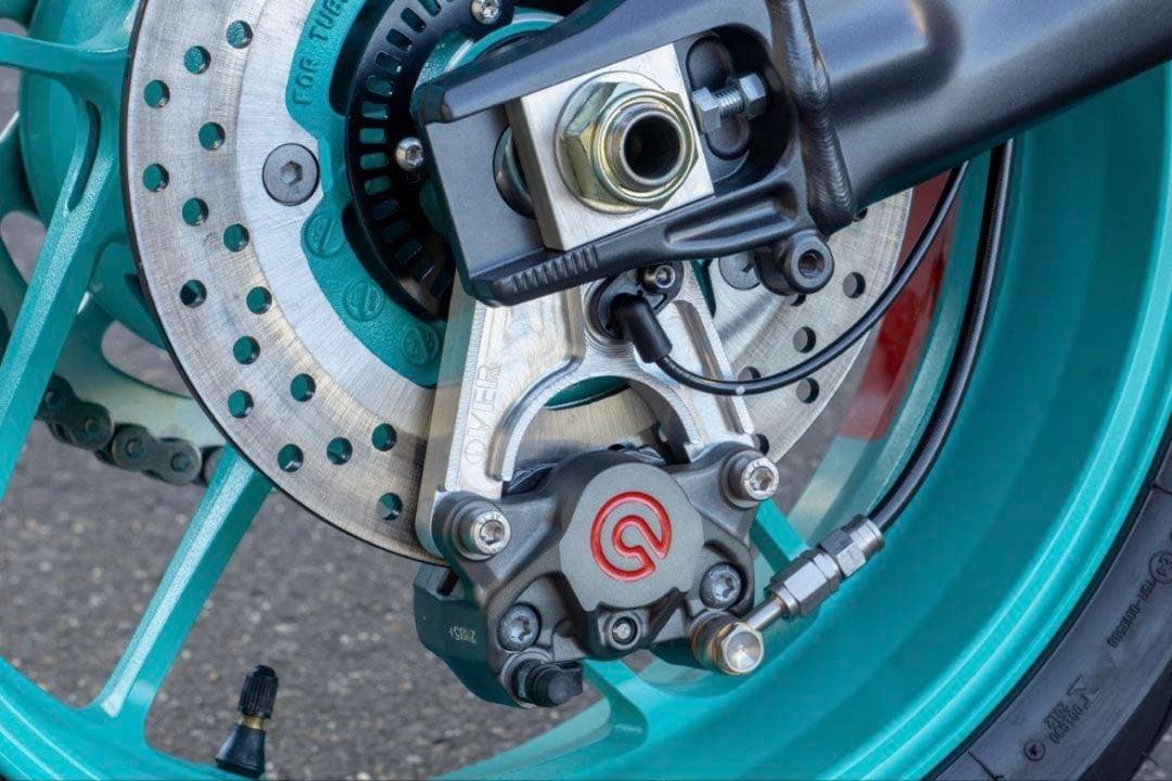 OVER│キャリパーサポート リア 下側│MT-09(21-23)│ブレンボ2P