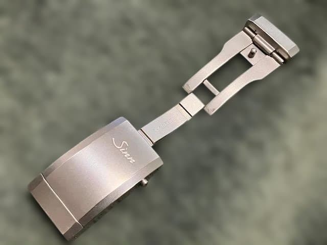 Sinn U1シリーズ シリコンベルト(22mm)用ステンレス・バックル