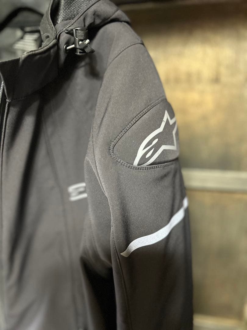 alpinestars ブラックジャケット フード付き