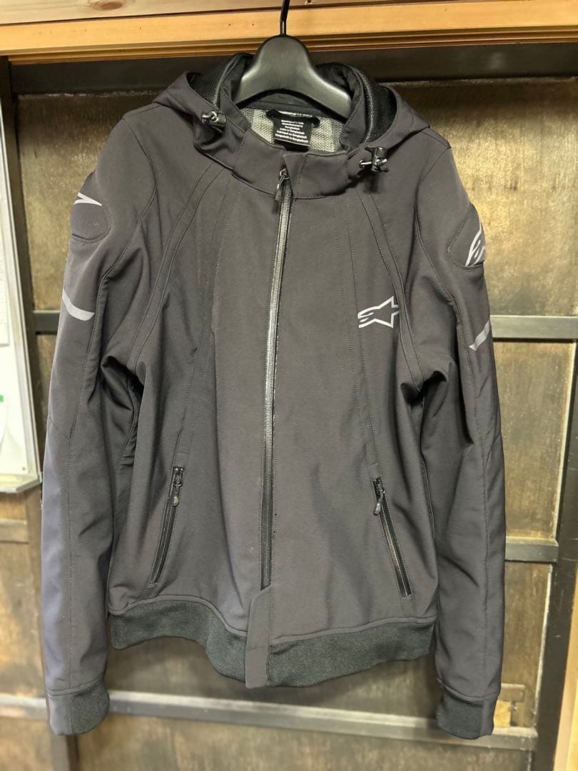 alpinestars ブラックジャケット フード付き