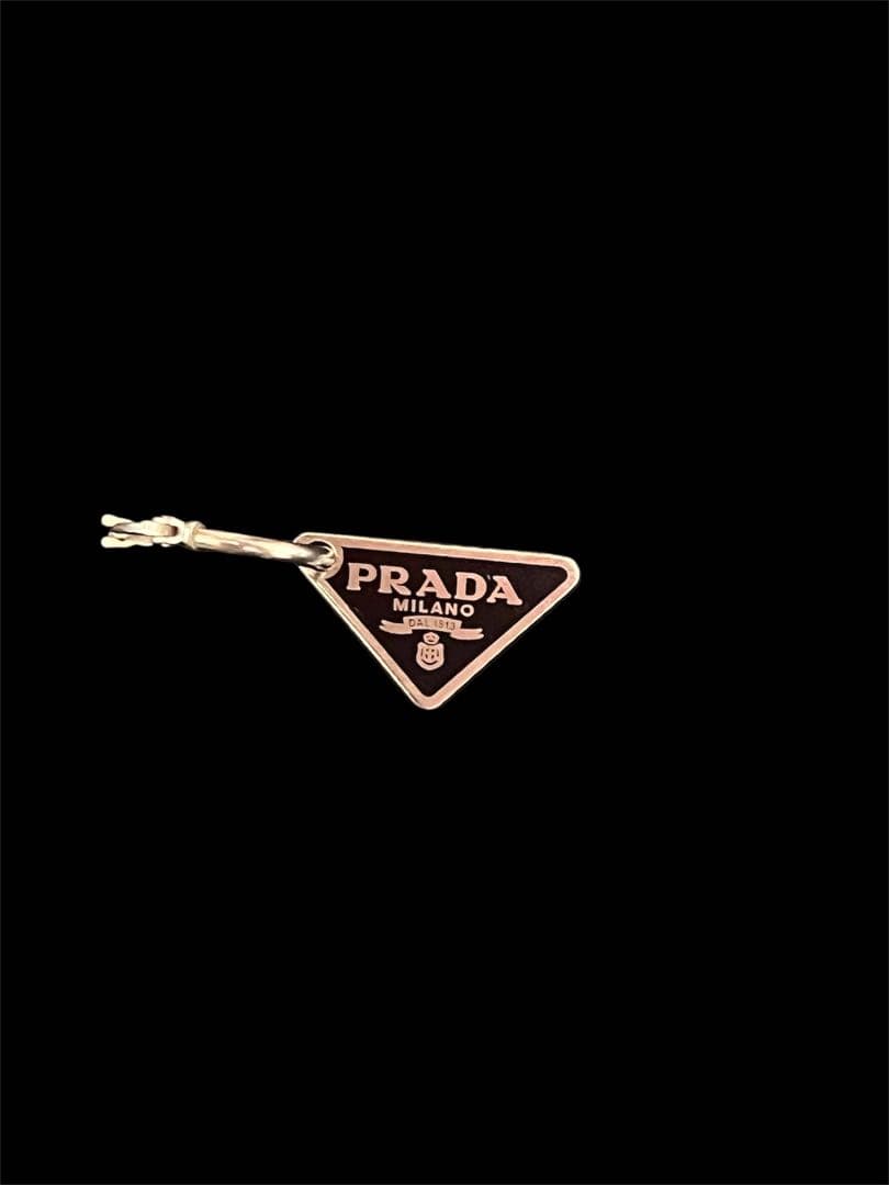 ぷ*ぷ様 PRADA ピアス