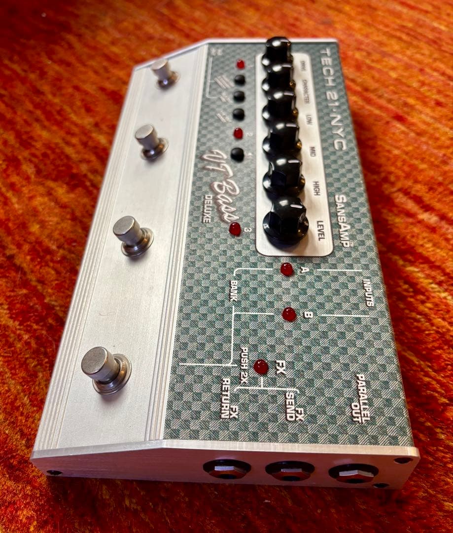 TECH 21 VT-Bass Deluxe ベースエフェクター