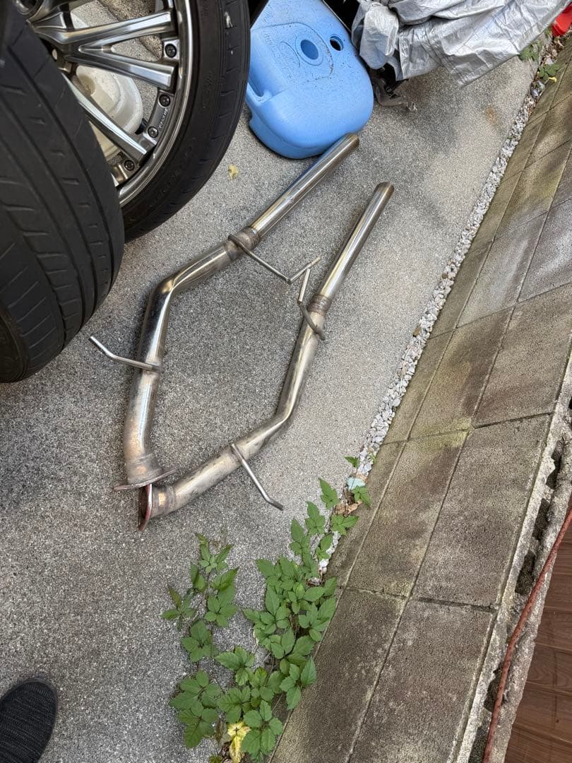 y51フーガ　跳ね上げ　リアピース　マフラー