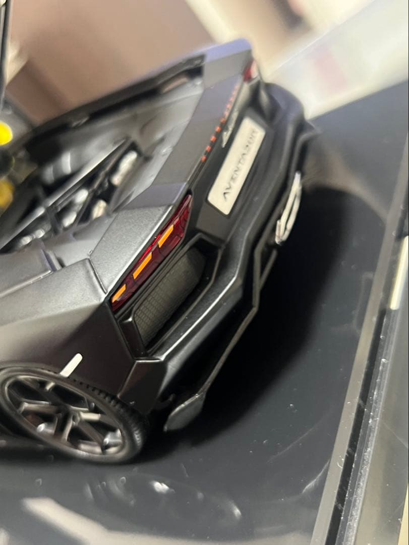 ランボルギーニアヴェンタドール1/18