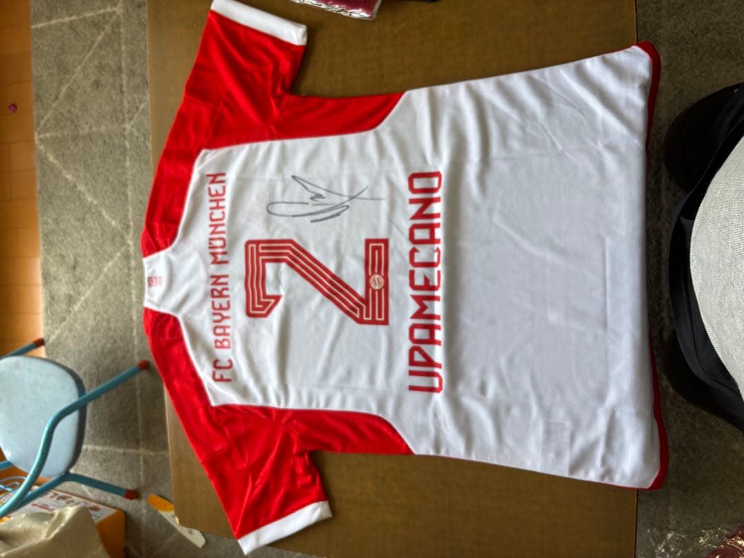 サイン入り[正規品]23/24FCバイエルン•ミュンヘンユニフォーム　ウパメカノ