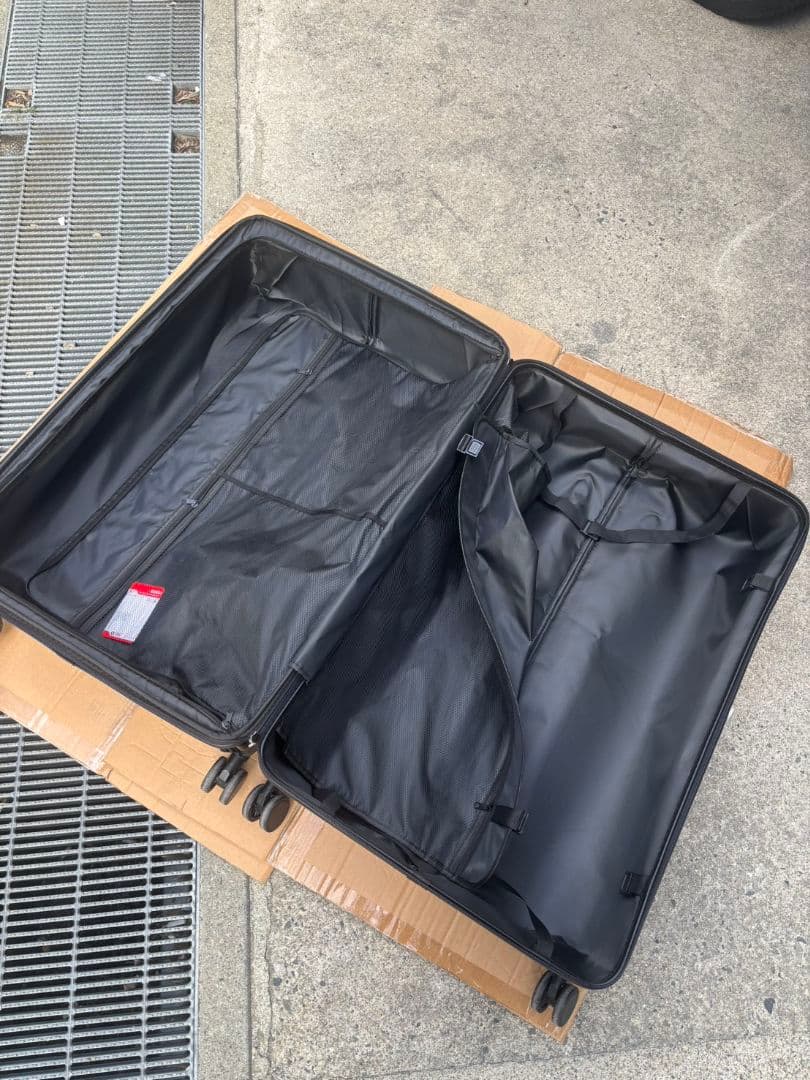 大容量特大LLサイズ　スーツケース鏡面加工 キャリーケース黒色150L32インチ