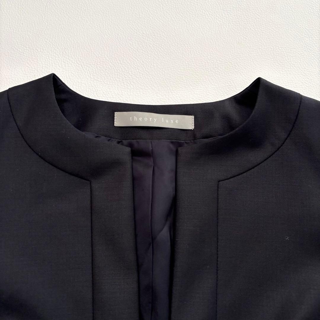 美品 セオリーリュクス エグゼクティブ ノーカラー スカートスーツセット S M