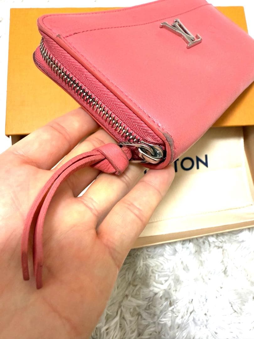 LOUIS VUITTONルイヴィトン　ジッピーロックミーラウンドファスナー