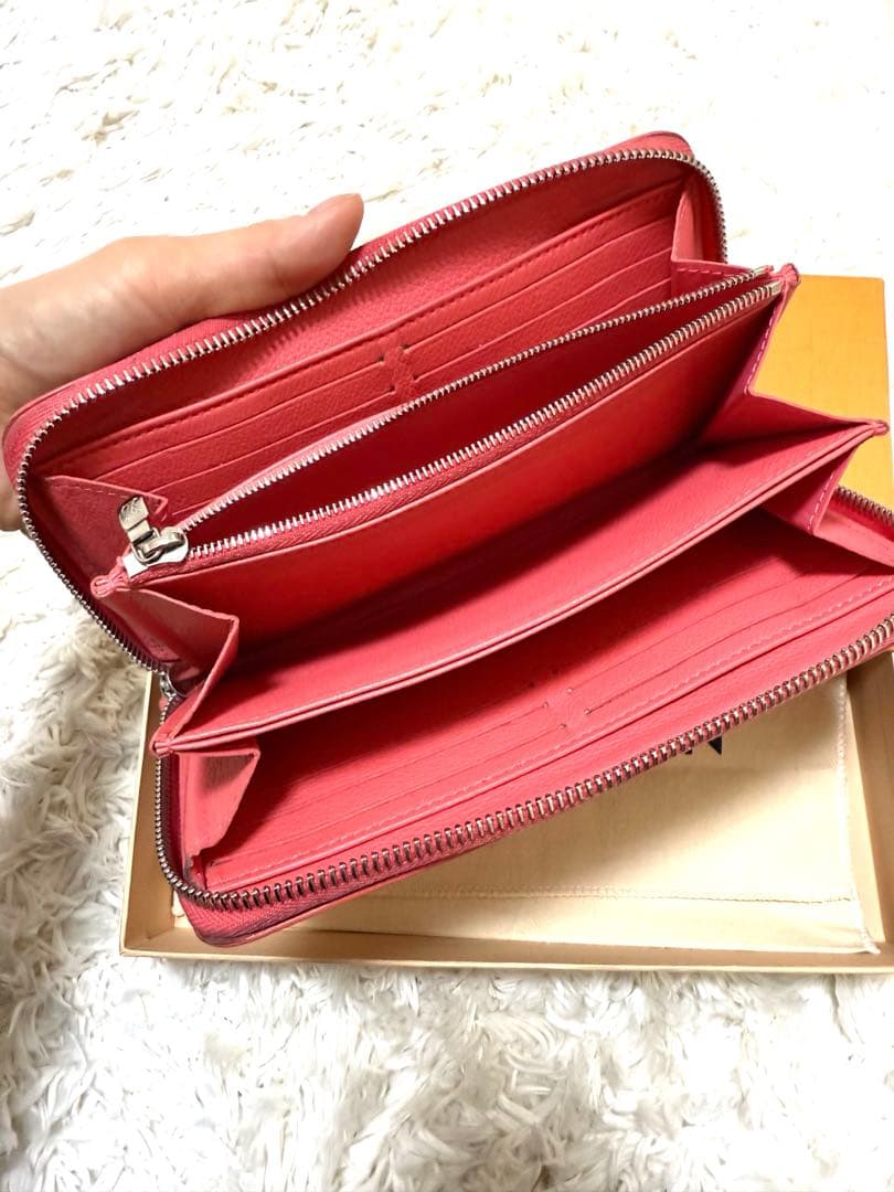 LOUIS VUITTONルイヴィトン　ジッピーロックミーラウンドファスナー