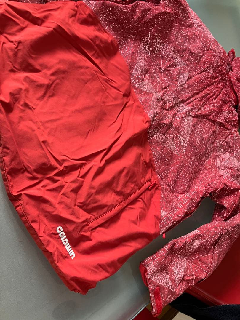 GOLDWIN スキーウェア上下　セット 赤いジャケットと青いパンツ　メンズM